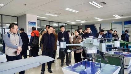 成都市無人機產(chǎn)業(yè)協(xié)會會長李永光一行到訪羚控科技